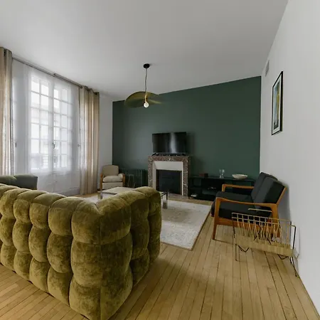 Grande Maison Republique - Maison Design Et Climatisee En Centre * 加纳