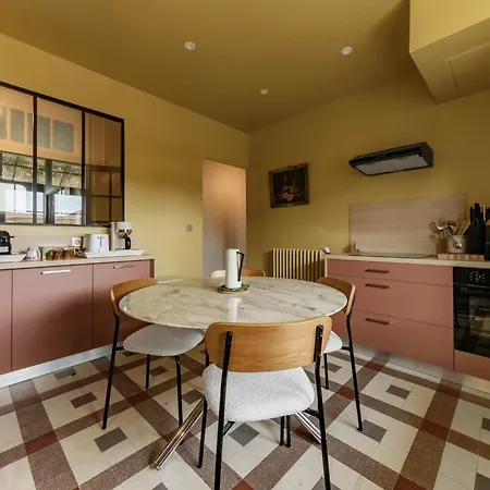 Grande Maison Republique - Maison Design Et Climatisee En Centre * Gannat