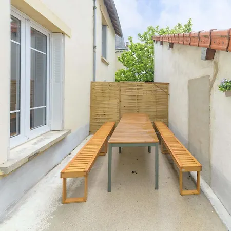 Grande Maison Republique - Maison Design Et Climatisee En Centre Gannat