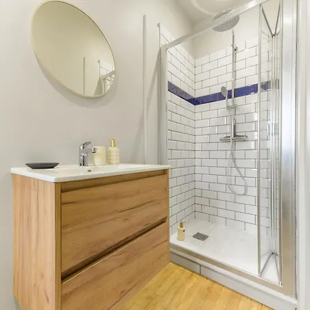 Grande Maison Republique - Maison Design Et Climatisee En Centre 度假居 加纳