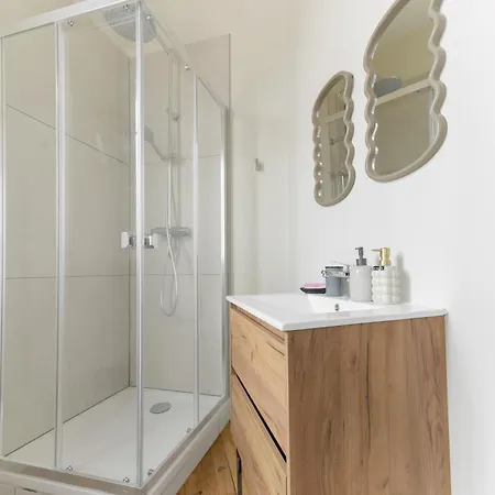 Grande Maison Republique - Maison Design Et Climatisee En Centre *