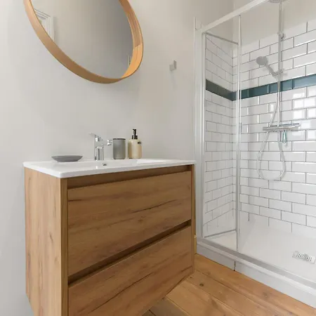 Grande Maison Republique - Maison Design Et Climatisee En Centre Gannat