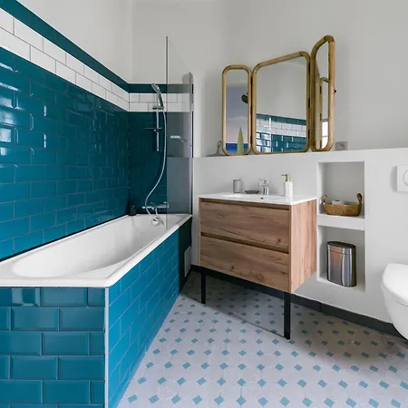 Semesterbostad Grande Maison Republique - Maison Design Et Climatisee En Centre Gannat